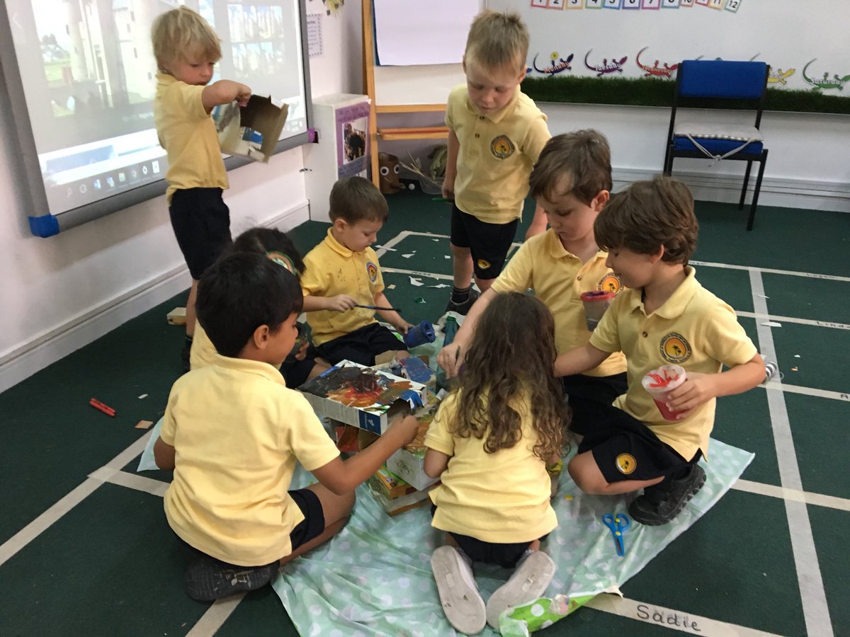 Horizon_FS1's tweet photo. This is what creativity, collaboration, and critical thinking looks like in FS1! Our creation was a castle complete with a drawbridge, towers and turrets! Junk modeling at its finest we’re sure you’d agree! @Horizon_Eco #PowerfulLearners #ReduceReuseRecycle #childledlearning https://t.co/1IuZIyc2ZU