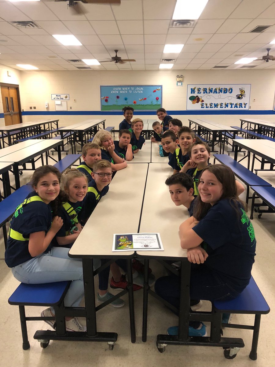 JanieBennettj4's tweet photo. FOCUS Graduation! We are ready for 6th grade! #educating hornets #FloBen https://t.co/gF0mHspWTs