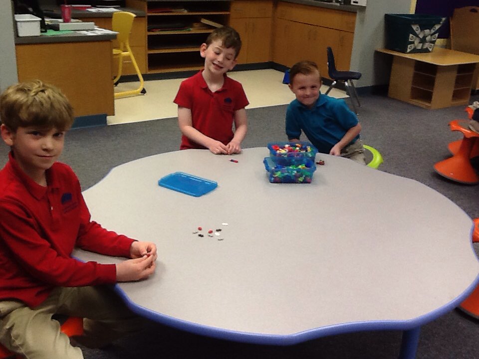 MsIsrael1's tweet image. Being young scientists today with High Touch High Tech!