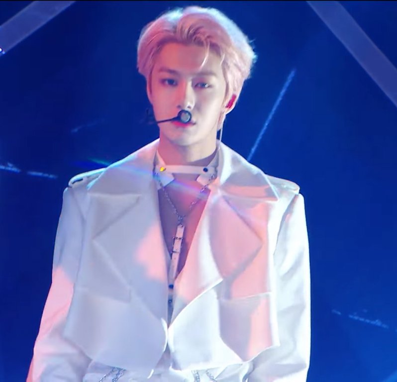 dressedwonho tweet picture