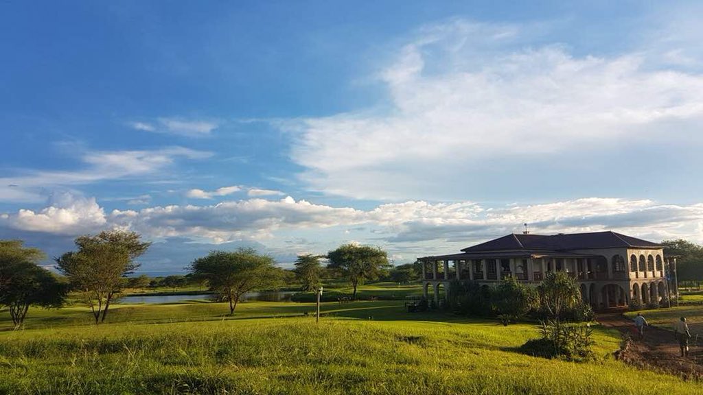 Kiligolf's tweet photo. Some stunning photos of #Kiligolf 
#wow #mtmeru #tanzania #golf #golfcourse #tanzaniagolf #golfdestination #ownahomehere #kilimanjaro https://t.co/SQ3rtcbcaA