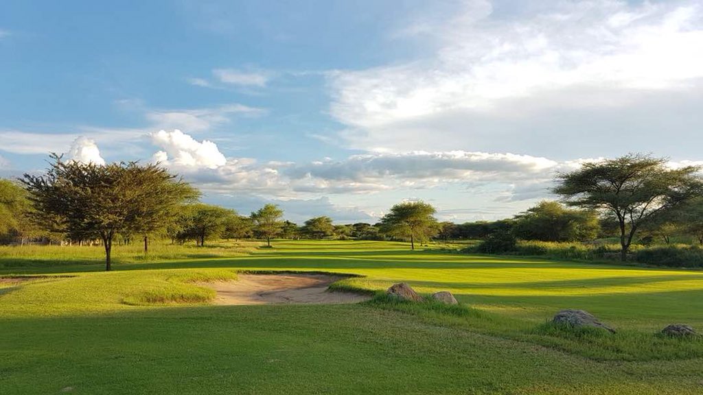 Kiligolf's tweet photo. Some stunning photos of #Kiligolf 
#wow #mtmeru #tanzania #golf #golfcourse #tanzaniagolf #golfdestination #ownahomehere #kilimanjaro https://t.co/1HuK7YjWOe