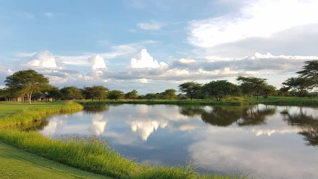 Kiligolf's tweet photo. Some stunning photos of #Kiligolf 
#wow #mtmeru #tanzania #golf #golfcourse #tanzaniagolf #golfdestination #ownahomehere #kilimanjaro https://t.co/RRsKKQSKWc