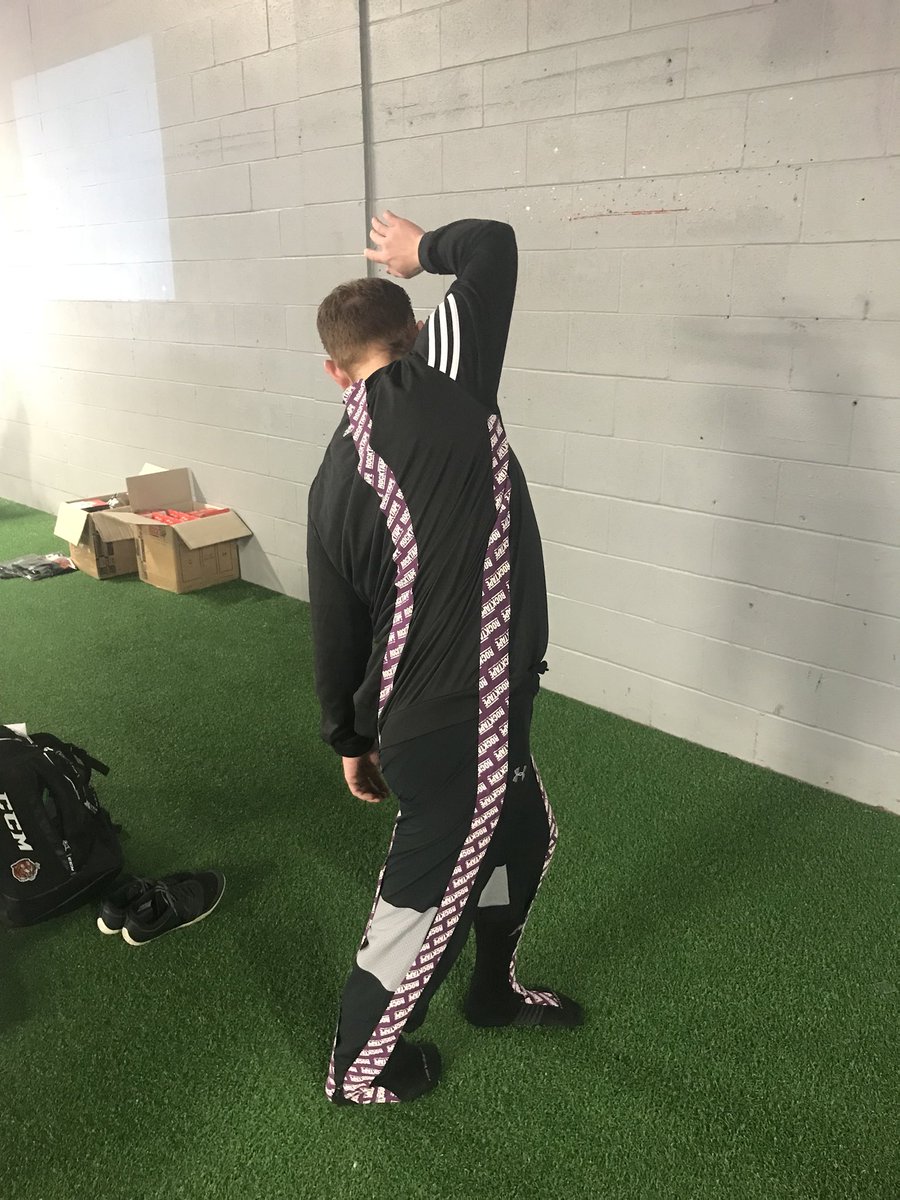 RidgeSpineSport's tweet photo. Learning 🧠continued this weekend  @Rocktape Performance Course today in CGY w/ @tigershockey Head Trainer Mikki Lanuk. 
#teamtreatment
#feelbetter 
#movebetter 
#movemoreoften https://t.co/XSSuPtP9rv
