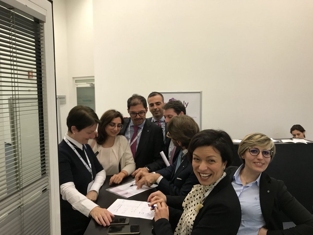 barbaromam's tweet photo. #vinitaly2018 Gruppo Made in Italy @GIConfindustria a lavoro! #ideasmaching #giconfindustria #ggiunindustria https://t.co/On4nMwGmeU