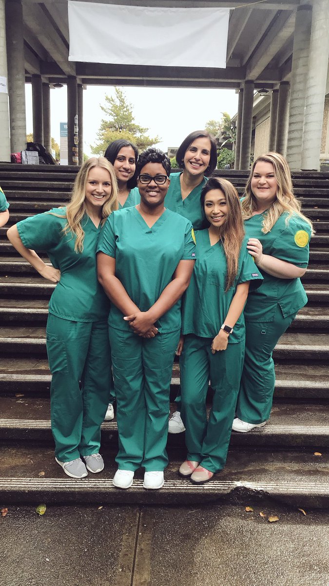 itschristineeee's tweet photo. Class photo in the rain lol peep my boots 😂 #necessary #nowetsocks https://t.co/cbZn9CaWh9