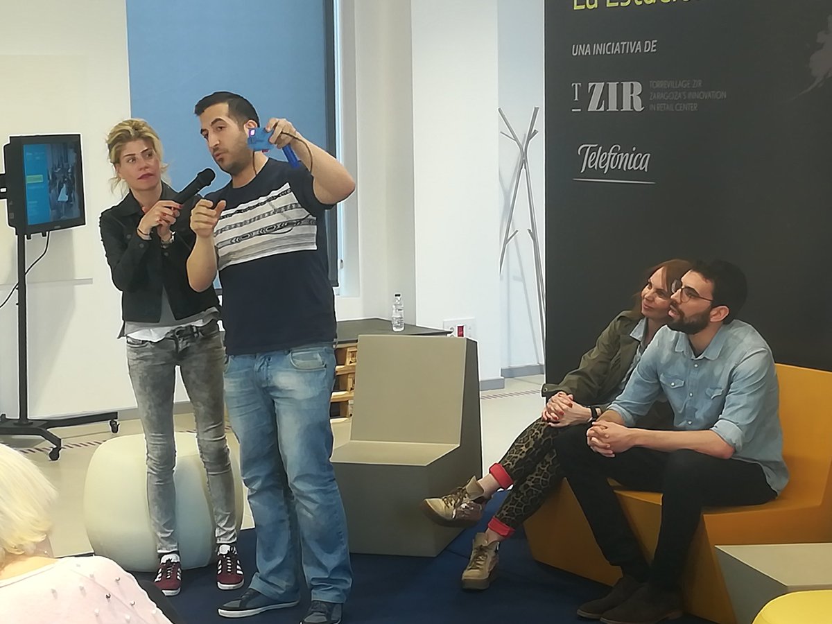 dfarranz's tweet photo. "Érase una princesa que se caía por un precipicio y se le encendía una boca de luz": llega el 'showroom' robótico de @LuisMartinNuez con "The Ifs", una peculiar familia de robots que enseña a programar a los más pequeños a partir de los tres años... ¡y hasta los 18! #TOPEmprende. https://t.co/NIu5K8KRDW