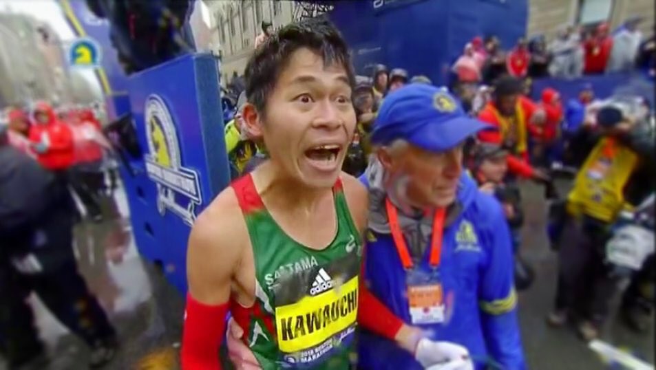 RaulGomez82's tweet photo. Brutal lo de Kawauchi ganando hoy la maratón de Boston . Considerado el mejor runner amateur del mundo,  trabaja de administrativo de lunes a viernes y en sus tiempos libres corre. Increíble su historia y lo que ha hecho hoy. Viva el running!!!  #BostonMarathon #atuspies 🙌🏻🙌🏻 https://t.co/ZcACSPfqWr