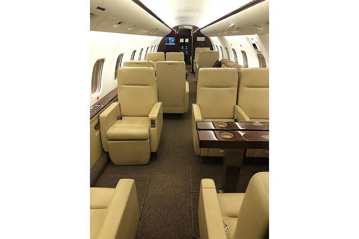 AvBuyer's tweet image. #BombardierGlobalExpress For Sale by @bombardierjets. USA. 2002. TTAF 9,307. 19 PAX. Honeywell 2000XP integrated avionics system. RVSM Capable. Swift Broadband &amp;amp; WiFi. #jetsforsale ow.ly/PjJV30jvvXr