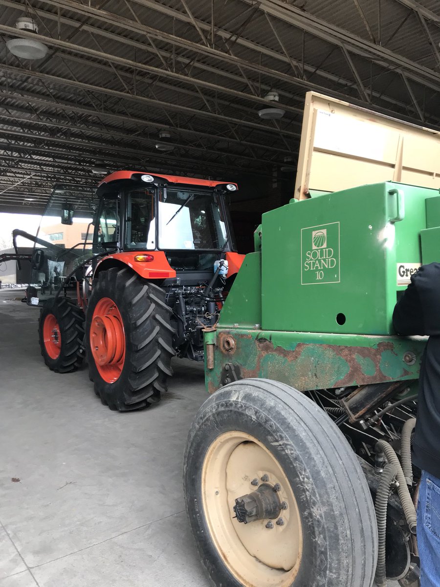 DeweyMann309's tweet photo. Grain drill calibration lab in #asm3360 for #watermanfarm. @OhioStateFABE @kubota @greatplains #handsonlearning #toocold2plant https://t.co/i9NL7XlbDM