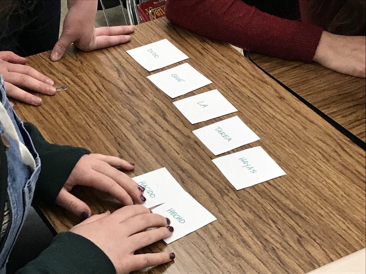 beth_visnick's tweet photo. Spanish 3 sentence scramble to reinforce statements of doubt and denial. #SouthHSpointsofpride https://t.co/W03wJCL39H