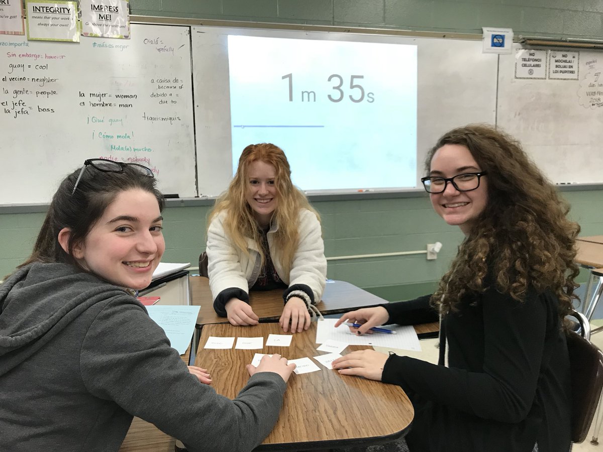 beth_visnick's tweet photo. Spanish 3 sentence scramble to reinforce statements of doubt and denial. #SouthHSpointsofpride https://t.co/W03wJCL39H