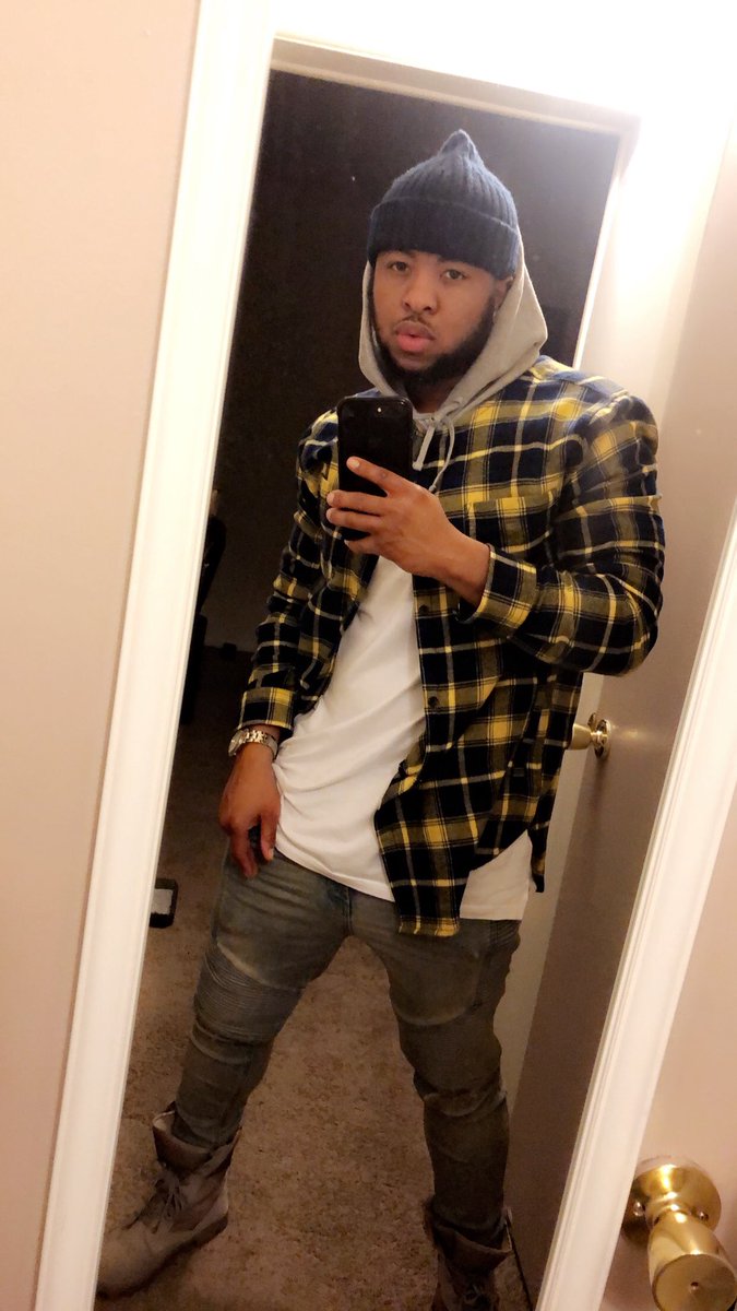 iLL_Will91's tweet photo. Could I be your MCM? https://t.co/mV53dWC4C0