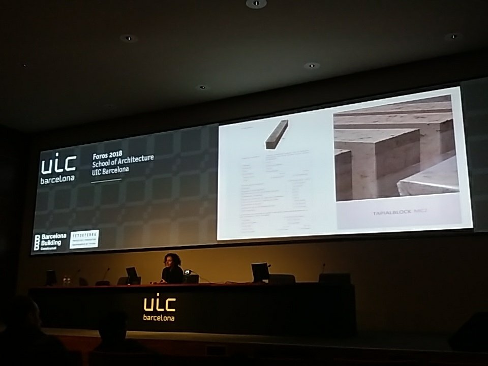 RogerBouGarriga's tweet photo. Producto ganador de los premios @ConstrumatBCN 2017: tapialblok de Fetdeterra. Hoy presentado en #Foros2018 #BBSeries en @ArchitectureUIC https://t.co/hGtCJoewwh