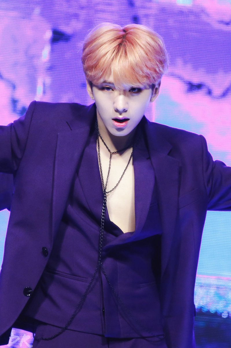 dressedwonho tweet picture