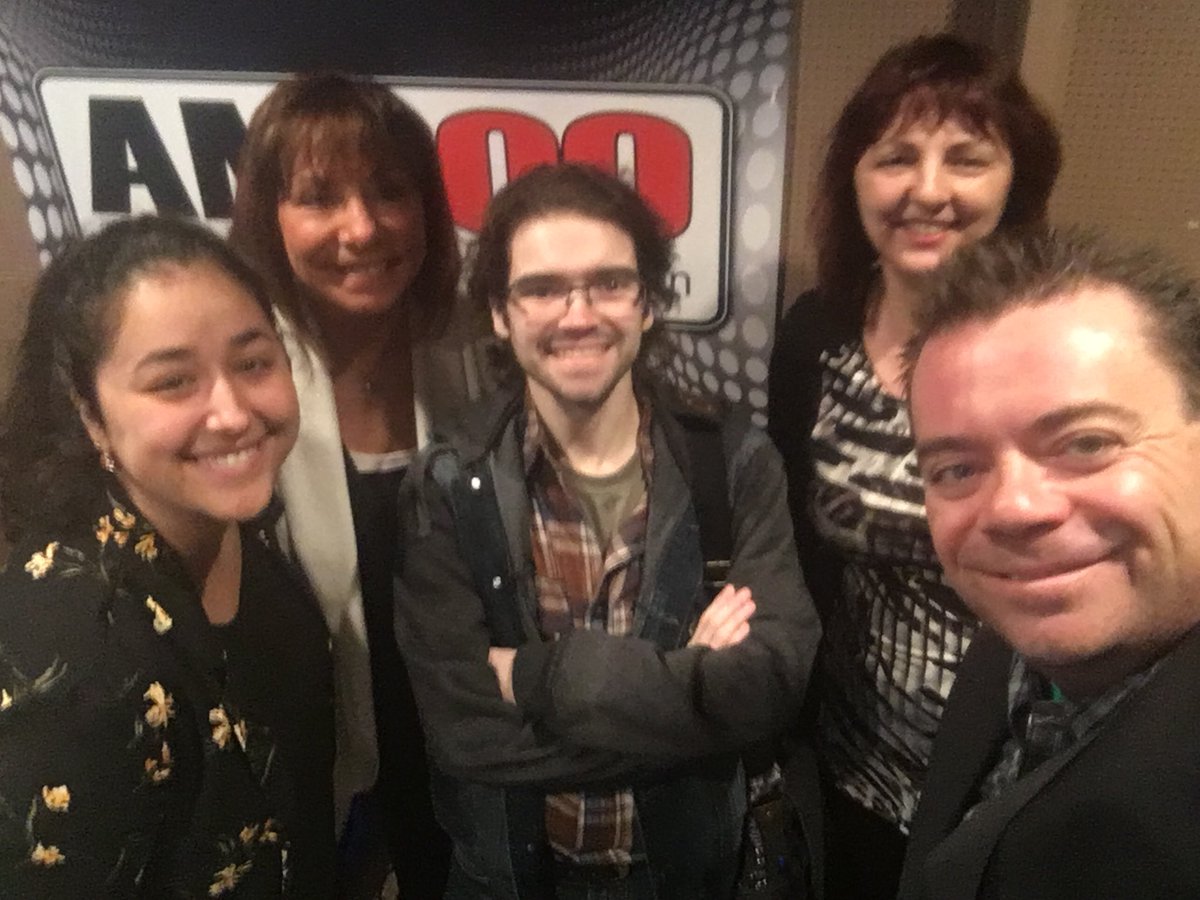 WRHospital's tweet photo. Thanks @lynnmartin800 @am800cklw for today’s chat on organ donation! Thanks also Kameron (centre, liver transplant recipient) and Samantha (far left) from @StClairCollege PR prgm and Niva @wegiftoflife1 (second from right) and @ErzyErwin for taking part. @TrilliumGift #BeADonor https://t.co/r5vCZntUvE