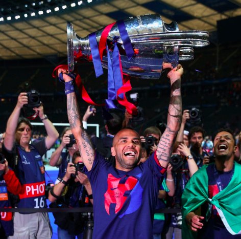 Sporf's tweet photo. 🇧🇷 @DaniAlvesD2's Trophy Cabinet:

🏆6x La Liga
🏆6x Supercopa España
🏆5x CdR
🏆4x UEFA SC
🏆3x UCL
🏆3x CWC
🏆2x Confed Cup
🏆2x UEFA Cup
🏆1x Serie A
🏆1x Supercoppa
🏆1x Copa America
🏆1x Coupe De Ligue
🏆1x TdC
🏆1x Ligue 1

✅ Most Decorated Player in Football History. 👏 https://t.co/k8vrW6sOUs