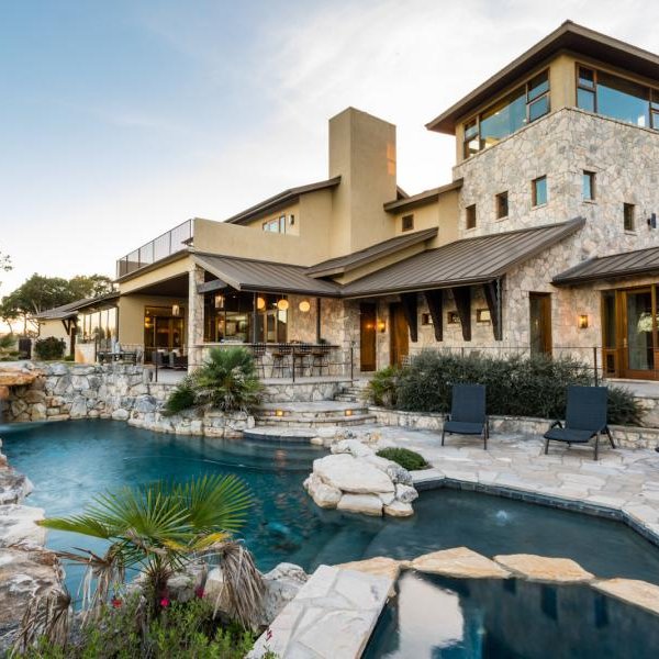 duPerierTLM's tweet photo. #SpotlightProperty of the Week!🌟
7 Springs Ranch
➡️ 225 acres
➡️ Located in Kerrville, TX
➡️ 3-acre lake with 2 waterfalls
➡️ Meant for luxurious living
⤵️
Call (830) 755-5420 for more information!😍
#texasranch https://t.co/3Zt6KYVyRu