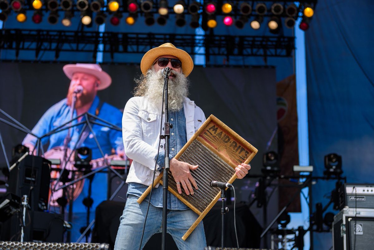 queensplace1's tweet photo. @washboardunion We are eagerly anticipating your NEW Album release this Thursday! #whatweremadeof . So fortunate you will join us on June 21 @queensplace1 @novascotia with @JBenoitcountry and local Autumn Rae Carver! #countrymusicrules #smalltownsummertimenights @CCMAofficial https://t.co/Jp51ts467S