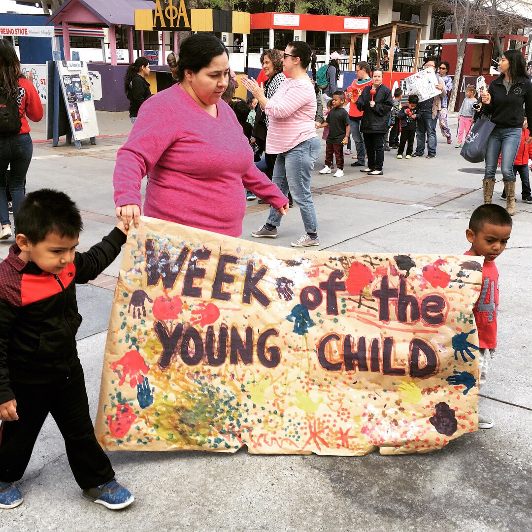 FresnoKremenEdu's tweet photo. Today kicks off The Week of the Young Child! @Fresno_State’s Programs for Children and the #HugginsCenter explored campus with a music parade. 🥁 

@NAEYC #WOYC18 https://t.co/ACQ00ipzMy