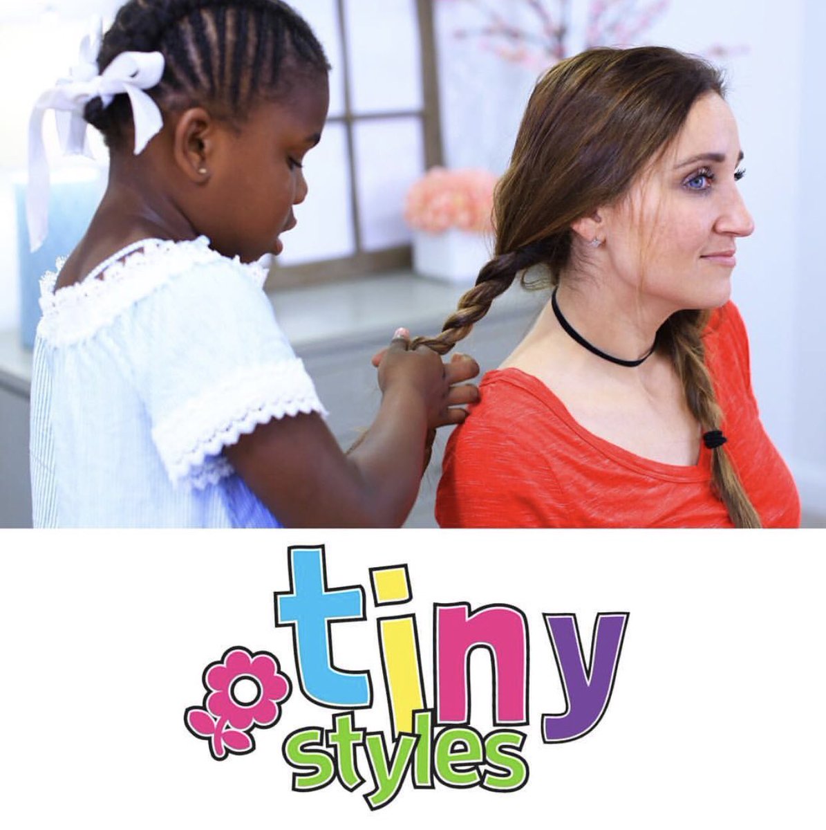 MindyMcKnight's tweet photo. New #tinystyle by Paisley going ZlIVE on our YouTube channel at 2pm CST today (in 50 minutes)! Who will be there? https://t.co/smiHVnpMWT