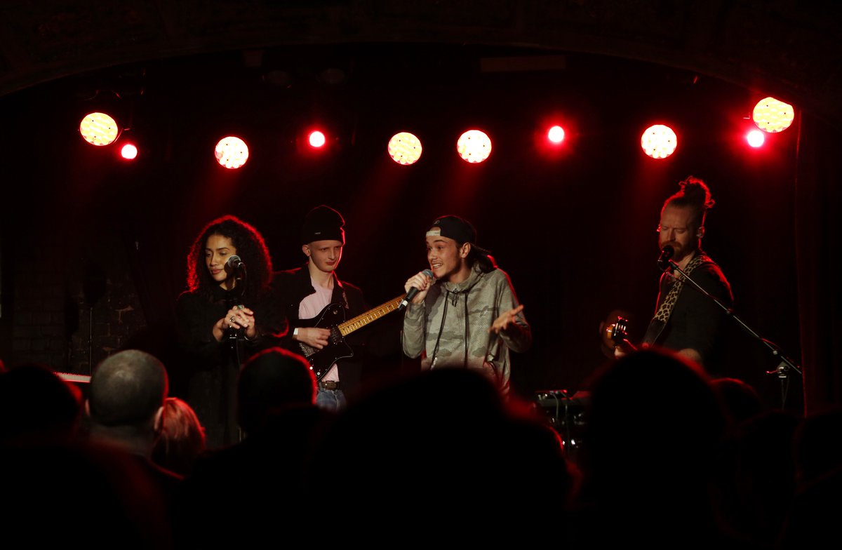 GroundedSounds_'s tweet photo. A few photos from last month’s #GiveAGigWeek when our musicians performed alongside @NewtonFaulkner 🚀 Thanks to @YouthMusic / @GiveaGig for the opportunity and @OmearaLondon #SchoolGroundSounds #NewtonFaulkner #Omeara #YouthMusic #GiveAGig https://t.co/2V6zrUcOQo