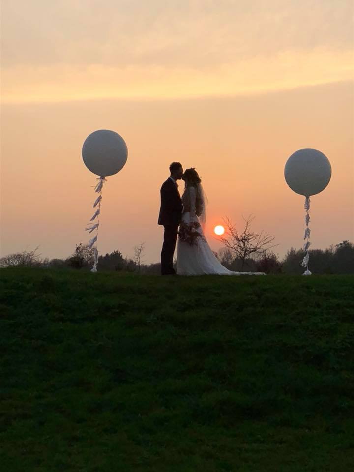 Congratulations to Rochelle &amp; Joe 🌅💍

#wedding #essexcountrywedding #weddingbarn #countryside #sunset