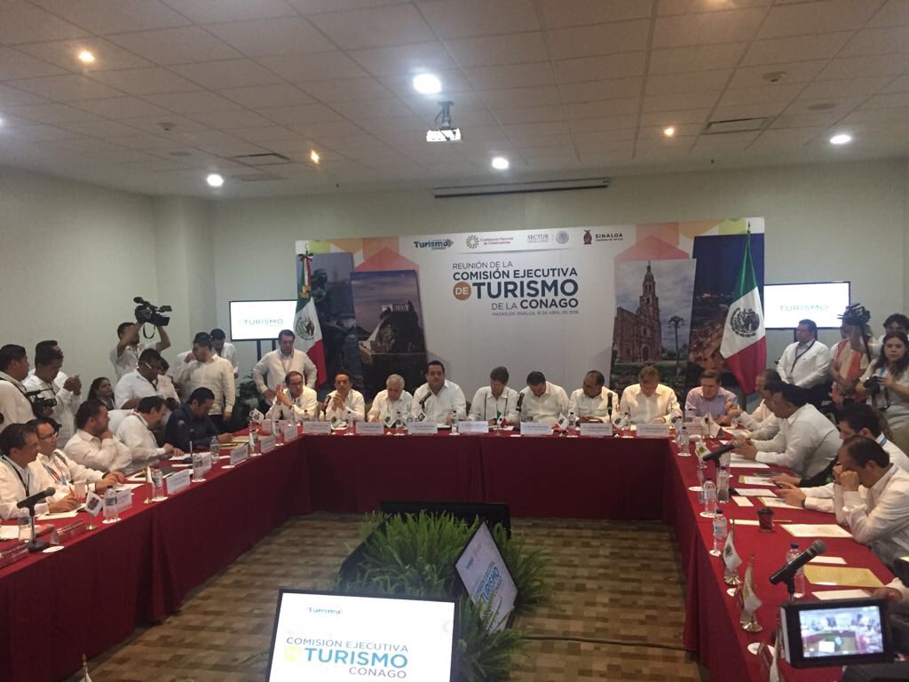 Como presidente de la CONAGO <a href="/nunezarturo/">Arturo Núñez Jiménez</a> participa en la reunión de la Comisión Ejecutiva de Turismo en Mazatlan, Sinaloa.