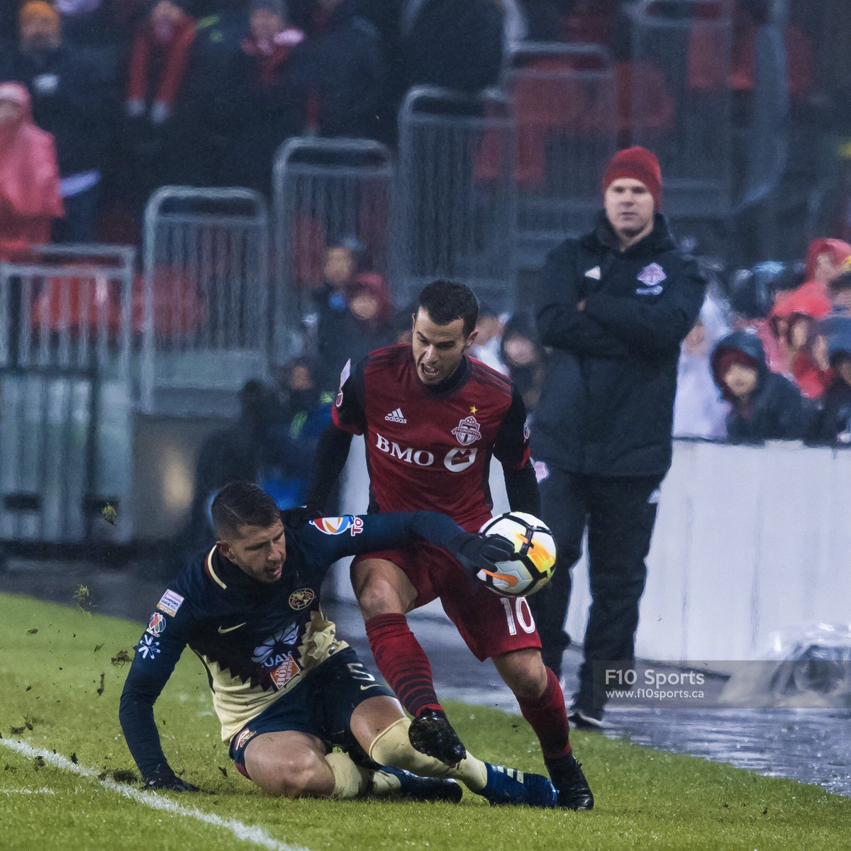 f10sports's tweet photo. When you’re told to man mark Seba on & off the field 😄 @sebagiovincoofficial #RoadToFinals
#TFCLive #SCCL2018 #TORvAME #ProstAmerika #BMOField #SportsPhotographer #sebastiangiovinco #sebathings #TheAtomicAnt #TorontoFCvsClubAmerica #Scotiabank #CONCACAF #ChampionsLeague https://t.co/KyJ9d35urs