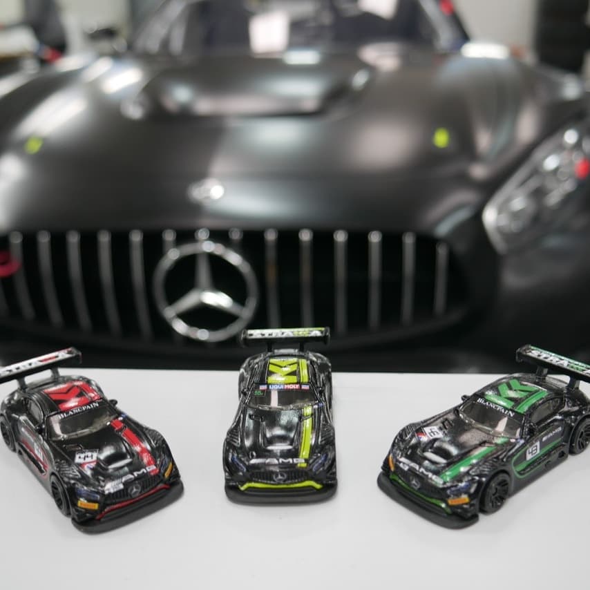 meiandiaz's tweet photo. Custom AMG GT3 racecars done for Strakka Racing!

@strakkaracing @elan_pr

#strakka #strakkaracing #hot_wheels #hotwheels #customdiecasts #dcsl #slhwc #iansdiecasts #diecasts #amggt3 #mercedes #blancpaingtseries #worldsfastestfamily https://t.co/6sJMu2Pv1N