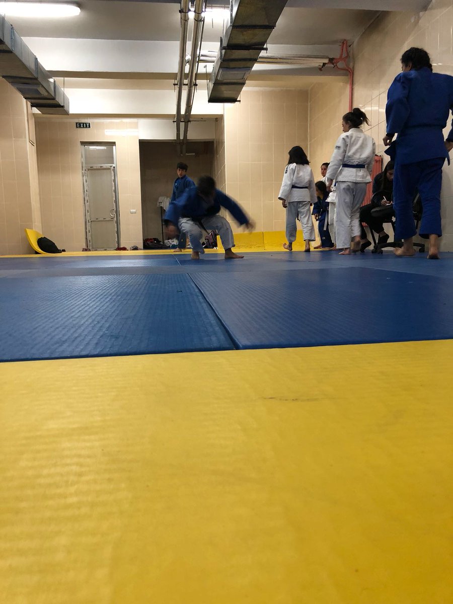 GSB_Bitlis's tweet photo. #JODU: Gençleri kazanmak çok önemli ✔
Çocuklarımız nerede bizde ordayız.
   
#JUDO  #Azim  #MUCADELE 

YER: Tatvan tuğ i.ö.o Antrenman  salonu Grup gençler yıldızlar. 

'Her yaş grubuna yönelik antrenmanlarımız kayıtlarımız devam ediyor.

@farukozcelikgsb
@mehbaykan https://t.co/lcbKCZHIHs