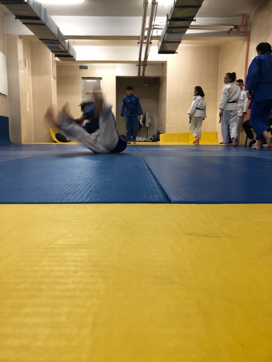 GSB_Bitlis's tweet photo. #JODU: Gençleri kazanmak çok önemli ✔
Çocuklarımız nerede bizde ordayız.
   
#JUDO  #Azim  #MUCADELE 

YER: Tatvan tuğ i.ö.o Antrenman  salonu Grup gençler yıldızlar. 

'Her yaş grubuna yönelik antrenmanlarımız kayıtlarımız devam ediyor.

@farukozcelikgsb
@mehbaykan https://t.co/lcbKCZHIHs