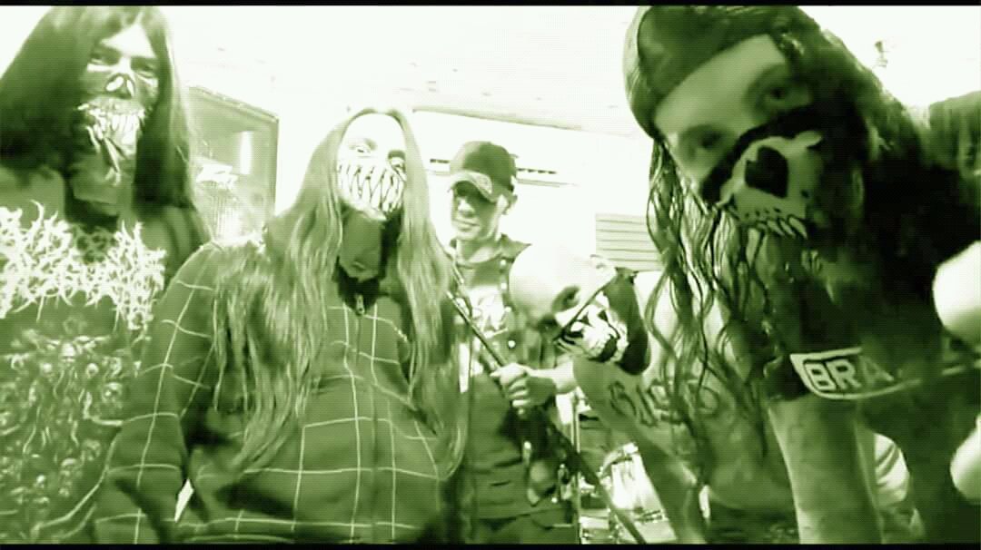 bornuzy's tweet photo. 💀💀💀💀💀
#death #grind #metal #deathmetal #deathgrind #violacion #violacionmental #southamerica #paraguay #brutal #bornporn #wolfvanhouse #hesukenaprod #moopiojahatasoguerebookingmanagement https://t.co/oA7TPAgFwd