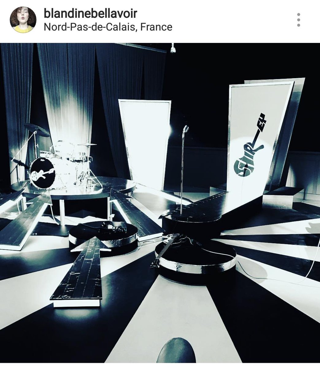 SwaniLaurence's tweet photo. 1er plateau tv de notre #Starlette #NouvelleSheila 😎🤘 #SuperDeco #BlackAndWhite #JeKiffGrave 😍😱 #BlandineBellavoir #Insta #PetitsMeurtres #Tournage 📽️🎬 https://t.co/pTazHeCub2