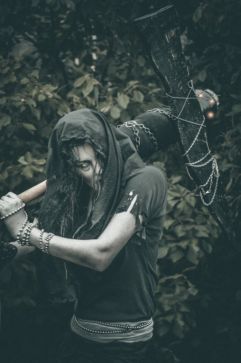 TheRedBarrels's tweet photo. Don't let her see you... @natalie_walst and @Fox_Killer_ph brought Marta to life in her cosplay. https://t.co/S5S2M57SXN https://t.co/3CZ9otpJot