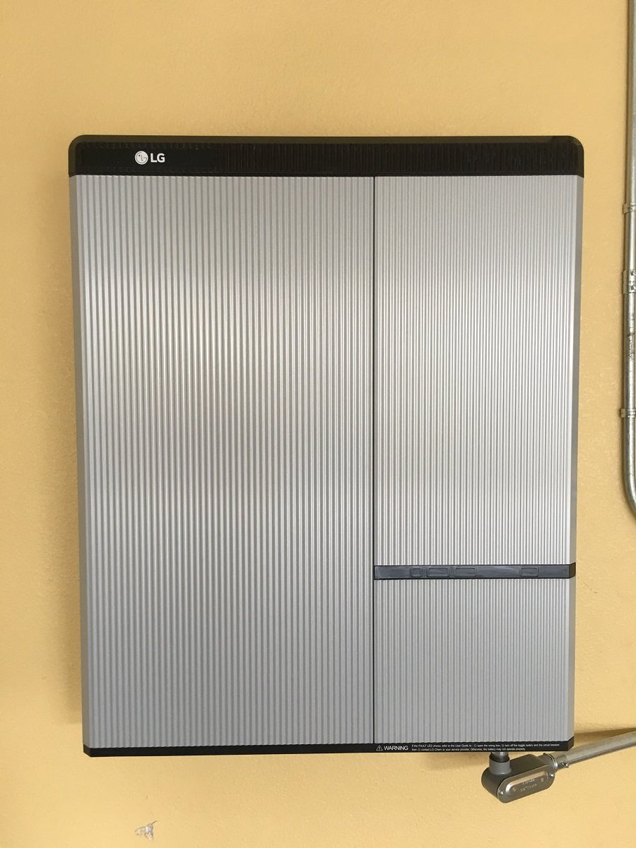 How Does Solar Battery Storage Work? A Definitive Guide: bit.ly/solar-batter-s… #SolarEnergy #SolarPower #Solar