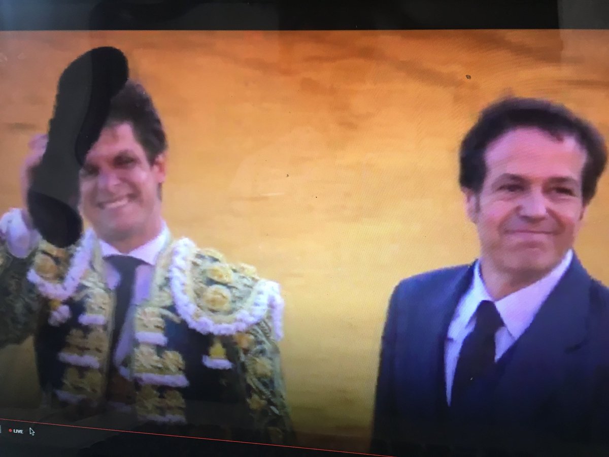 ciudadtaurina's tweet photo. El Juli indulta en Sevilla en una gran faena a un extraordinario ejemplar llamado Orgullito de Garci Grande. Tercero en la historia de la Real Maestranza. https://t.co/HaLTVPoSB1