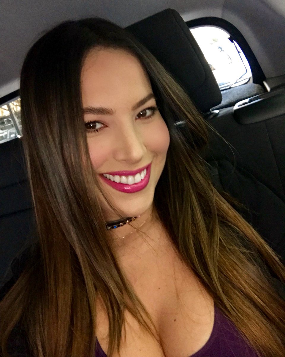_StefaniGamboa's tweet photo. Emocionada de compartir con mis amigos de #MicrosoftLatinx
.
.
So excited to visit @MicrosoftLatinx ready for some fun 💃
.
#MicrosoftLatinx @hispanicizeevent #Hispz18 #hispanicize #hispanicizeevent #stefanigamboa #miamiconference 💃 https://t.co/DaHB60PuNt