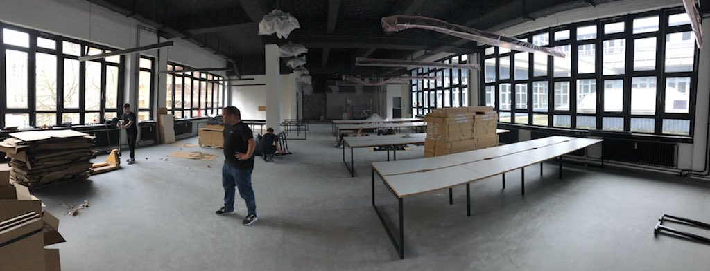offspringinstal's tweet photo. Day 1 in Berlin. #ithinkwearehereabitearly https://t.co/IXIK8VsuY8