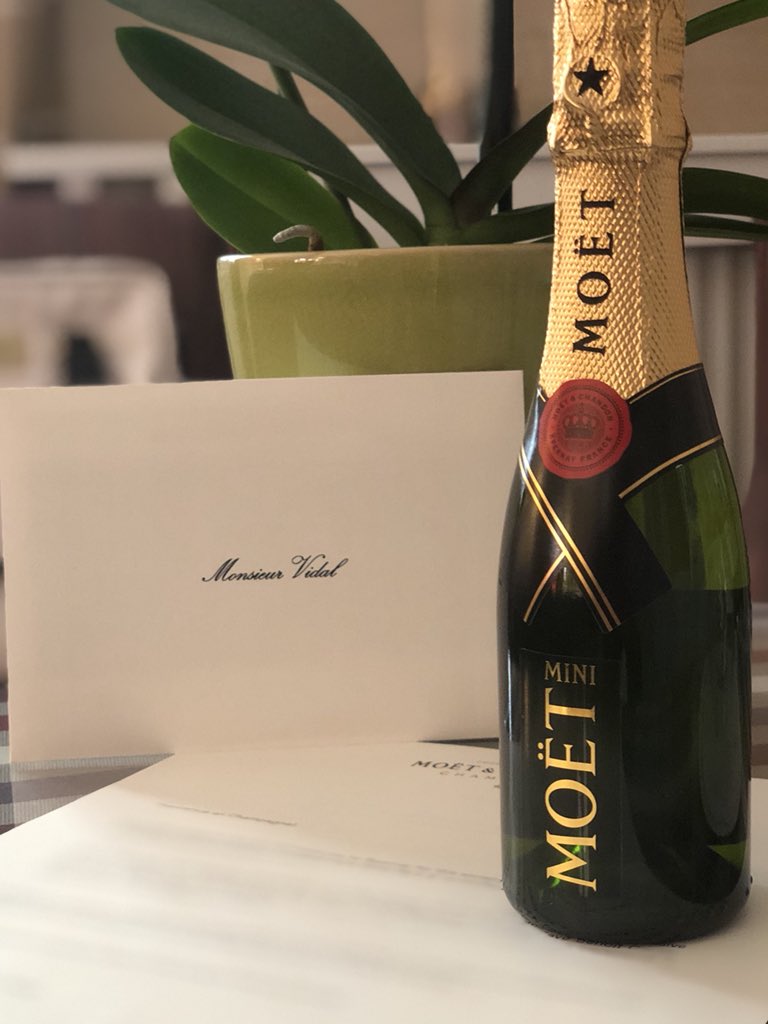 comoescarlos's tweet photo. Comienza un viaje extraordinario al corazón de la región de #Champagne. ¡Comienza un increíble #moetmoment! https://t.co/K67aINikUV