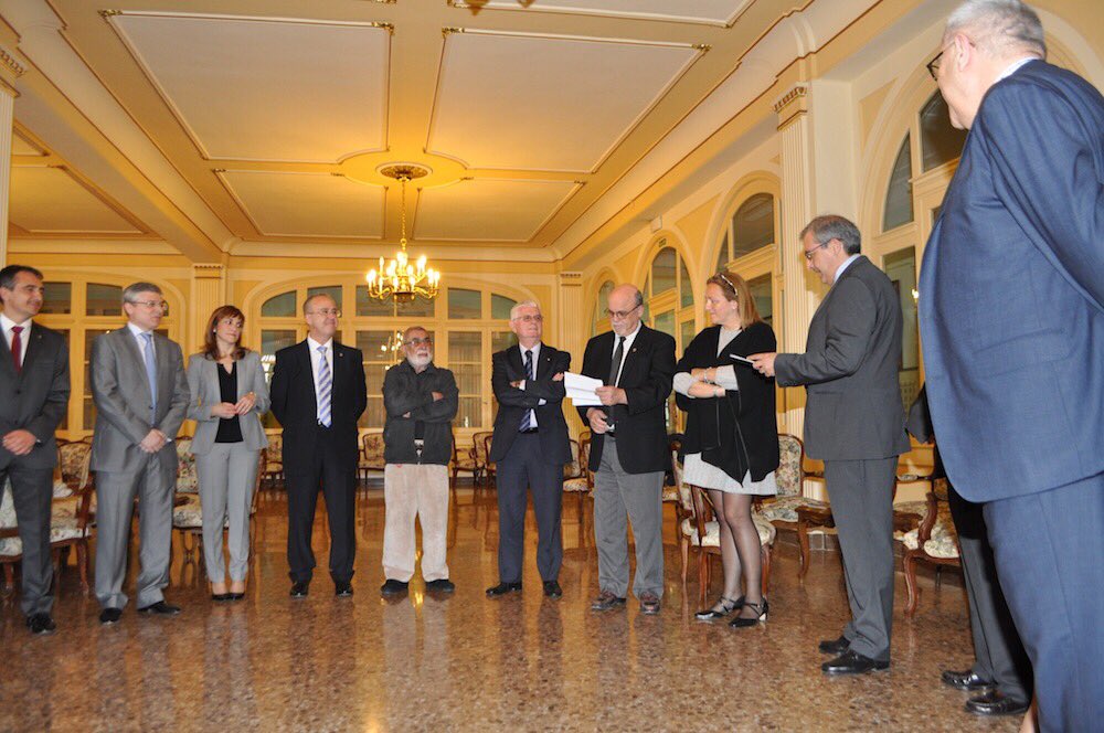 lasallevp's tweet photo. Robert Schieler, Superior General de La Salle, inicia su visita a @lasallevp #BienvenidoHermanoRobert https://t.co/WWvqIUava7