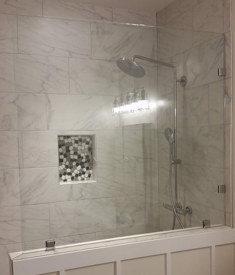 BTglass1960's tweet photo. Knee wall glass splash panel. #brittandtilsonglass #asheville #showerenclosure #showerpanel #glasspanel #heavyglass https://t.co/kWNLIAdKco