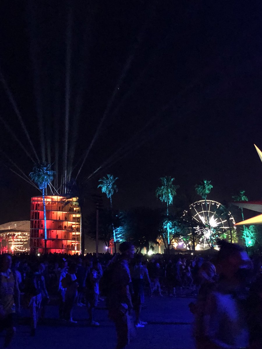 lincolnwjohnson's tweet photo. #Coachella was so amazing ☀️ https://t.co/51FyNeB7Bu