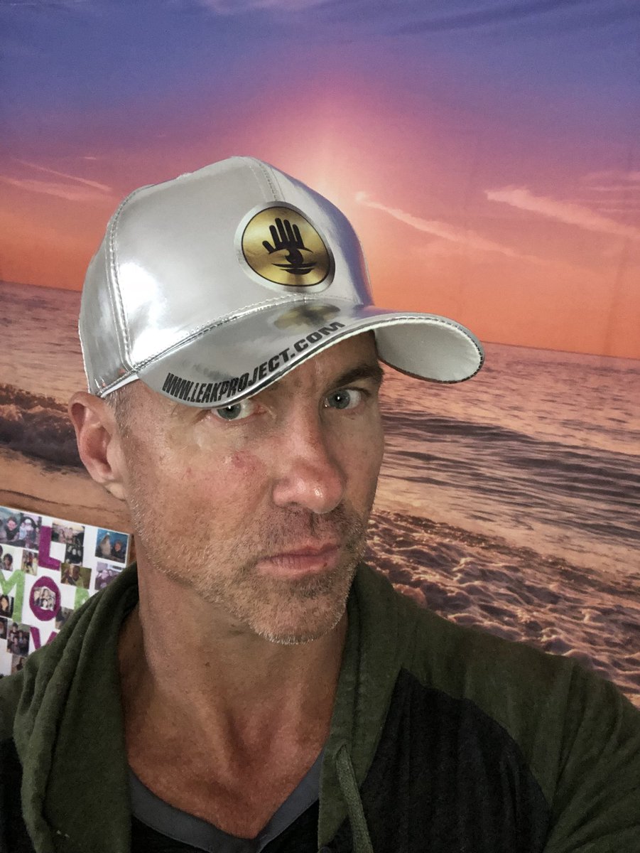 JayCampbell333's tweet photo. “A Certified Tin Foil Nutter”
#DecodersofTRUTH
#LEAKProject
#CHANNEL27
#ChristianWHISTLEBLOWER
@1HeidVandenberg https://t.co/4V94JN4scE