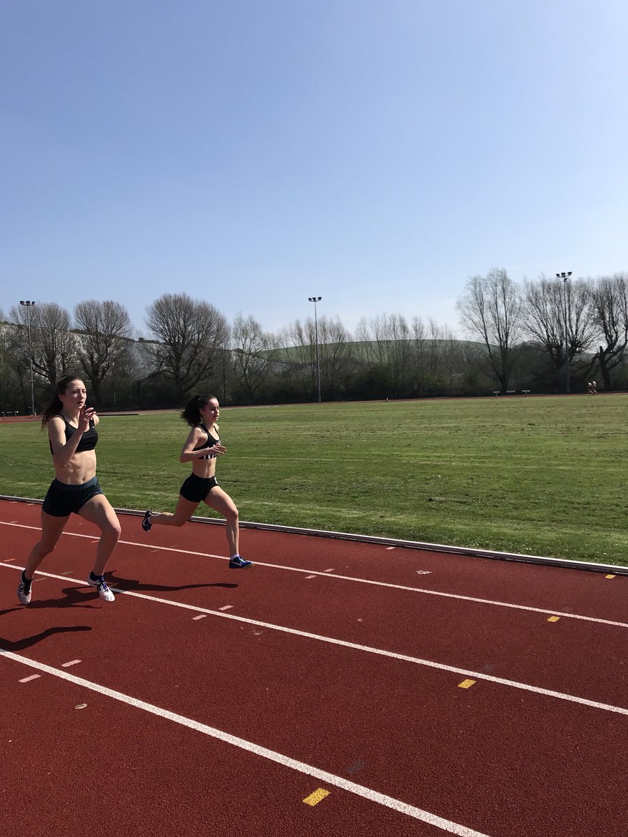 harmonycooper_'s tweet photo. Really happy with how well trainings going, ready for track now๐๐โโ๏ธ #strong #trainhard #mustbethesun #running #racer #track https://t.co/zX0Xv6B1kR