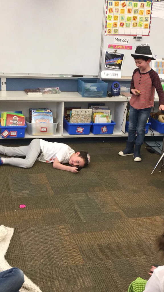 Rimonim_SSDS's tweet photo. According to #Rimonim it takes 1 hour to take a nap, 1 minute to die dramatically, and 1 day to go for a really big picnic! #EstimatingTime #Math #Acting #Drama https://t.co/vX9KkcX7Os