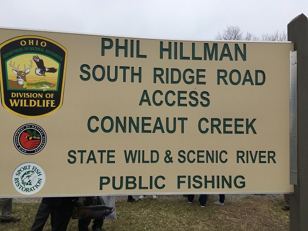 OhioDivWildlife's tweet photo. This past weekend, a new Conneaut Creek angler access site in #AshtabulaCo was dedicated to the late Phil Hillman, who served for 37 years with the ODNR Division of Wildlife before his passing last July: https://t.co/04oc5EtaEc #fishohio #steelhead #fishingaccess https://t.co/HB3TBPHBXs