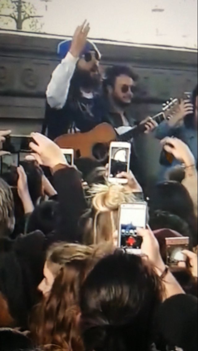 echelon2311's tweet photo. @30SECONDSTOMARS @JaredLeto @StevieAiello Amazing vibes in the air!!
I AM FINISHED WITH YOUUUU ππ#MarsInParis #thekill (pics by my bro π) https://t.co/HCocN4WBx9