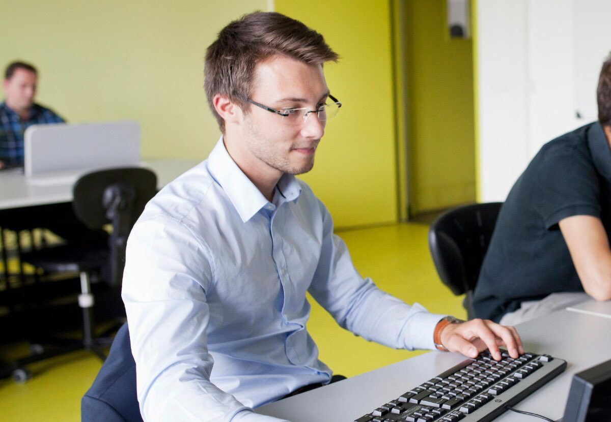 ISAE_officiel's tweet photo. Diplômés ISAE-SUPAERO, ENSICA &amp; SUPAERO : participez au rayonnement de l’Institut grâce à une simple mise à jour de votre profil sur #LinkedIn ! 

Pensez à ajouter la page officielle ISAE-SUPAERO dans la rubrique "diplôme" de votre profil !

Infos : https://t.co/mHv4cBQIM0 https://t.co/h6dEvWRJBQ