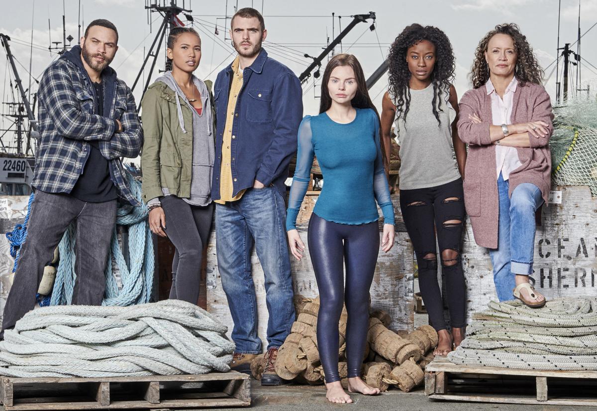 PinkLeo_TV's tweet photo. Just wanted to give a shoutout to our fave @FreeformTV YA shows this spring! #Shadowhunters and #Siren. Maggi is super into #mermaids and Sasha is big #immortalinstruments fan. Check out the other shows these two can't stop talking about on the latest episode of #tvtimewithmaggi https://t.co/8jWjwt6Z3k